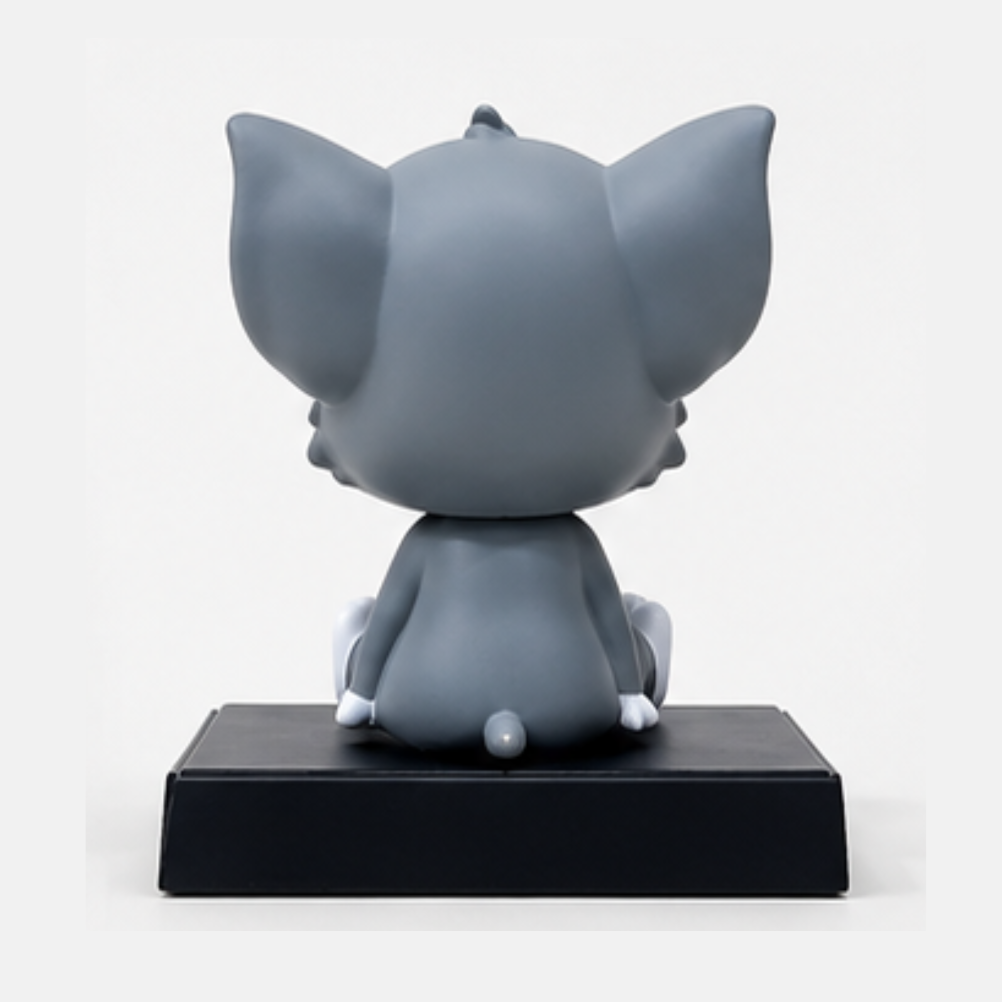 Tom Sitting Collectible Figure (12 cm) | Premium Cartoon Character PVC Action Figure | Cute Desk Decor & Gift for Kids, Collectors & Tom & Jerry Fans